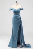 Dusty Blue Mermaid Off the Spalla Satin Abito da damigella d'onore lungo con fessura