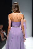 Lilla Tulle senza spalline A-Line abito da sposa lungo da sposa