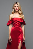 Off the Shoulder Borgogna Satin A Line Abito da Cerimonia con fessura