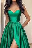Abito lungo da ballo in raso verde Sweetheart A-Line con fessura