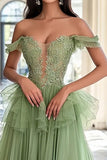Dusty Sage Tulle Off the Shoulder A-Line Abito da ballo lungo con applicazioni in pizzo