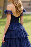 Navy A Line Off the Spalla Tiered Abito da ballo lungo con fessura