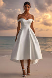 Satin Off The Shoulder Tea Length Abito da sposa bianco