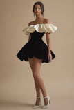 Una linea Off The Shoulder plissettato velluto corto vestito nero