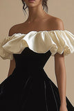Una linea Off The Shoulder plissettato velluto corto vestito nero