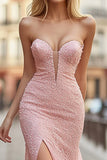Guaina rosa pizzo senza spalline increspato lungo abito da ballo con fessura