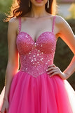 Sparkly fucsia una linea di spaghetti spalline lungo tulle abito da ballo con paillettes