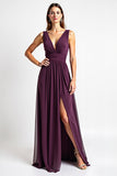 Abito da damigella d'onore lungo viola in chiffon con spacco