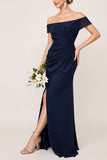 Navy chiffon Off the spalla increspato guaina abito da damigella d'onore con fessura