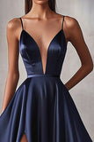 Navy Satin A Line Spaghetti Straps Abito lungo da Cerimonia con fessura