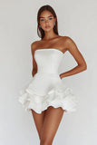 Bianco senza spalline A Line Tiered Matte Satin Graduation Dress