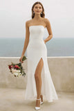 Abito da sposa guaina bianco senza spalline con fessura