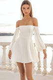 Una linea Off The Shoulder bianco abito da laurea