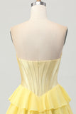 Giallo corsetto senza spalline A Line Tiered Abito da Cocktail