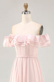 Off The Shoulder Blush arruffato una linea abito da damigella d'onore con fessura