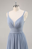 Dusty Blue Chiffon increspato abito da damigella d'onore lungo con fessura