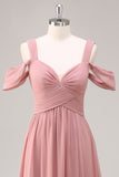 Dusty Rose Cold Shoulder Chiffon Increspato Abito da damigella d'onore lungo con fessura