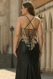Abito da cerimonia lungo nero taglie forti modello sirena ricamato con paillettes e perline
