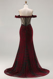Abito da cerimonia lungo rosso modello sirena con corsetto e spalline sottili