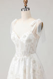 Corsetto in tulle ricamato bianco A-Line Spaghetti Abito da sposa lungo con nodo a fiocco