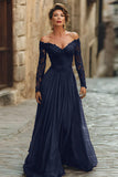 abito maxi Madre della Sposa con pizzo in linea cabernet spuntata sulla spalla
