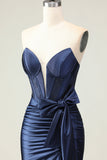 Navy Mermaid senza spalline corsetto in rilievo increspato lungo abito da ballo con fiocco