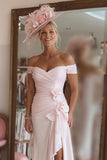 Off The Shoulder increspato Candy Pink Madre Del Vestito Da Sposa Con Fessura