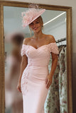 Guaina Off La Spalla Blush Rosa Madre Del Vestito Da Sposa Con Appliques