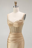 Sirena rossa Spaghetti Straps Corsetto Abito da ballo lungo a pieghe con fessura