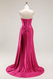 Scintillante fucsia sirena Sweetheart perline plissettato lungo abito da ballo con fessura