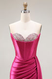 Scintillante fucsia sirena Sweetheart perline plissettato lungo abito da ballo con fessura