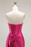 Scintillante fucsia sirena Sweetheart perline plissettato lungo abito da ballo con fessura