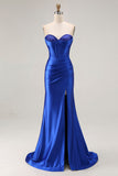 Royal Blue senza spalline corsetto in rilievo sirena lungo abito da ballo a pieghe con fessura