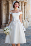 Corsetto bianco a spalle scoperte Abito da sposa Midi in linea con fiocchi