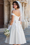 Corsetto bianco a spalle scoperte Abito da sposa Midi in linea con fiocchi