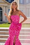 Vestito da ballo lungo da sirena senza spalline in fucsia con fessura