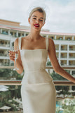 Abito da sposa lungo in raso bianco con scollo quadrato