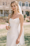 Abito da sposa a spalline bianche con spalline