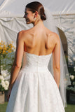 Abito da sposa lungo senza spalline in Pizzo Bianco A Line