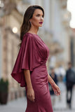 Abito della madre della sposa con scerone in chiffon borgogna e maniche