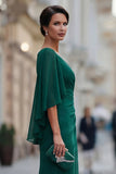 Abito di chiffon verde scuro con scollo a V e con manica