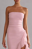 Vestito lungo rosa senza spalline in chiffon con fessura e dettagli drappeggiati