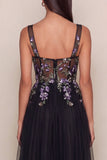 Abito midi nero in tulle appliquedato scollo quadrato