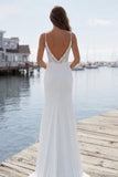 Abito da sposa lungo con spalle in avorio applicato alla sirena con fessura