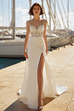 Abito da sposa con spallette spaghetti applicate in raso avorio di sirena e fessura