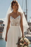 Abito da sposa con scorrimento in pizzo in avorio con fessura