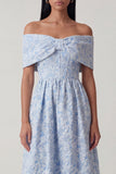 Corsetto blu Jacquard a spalle scoperte Un abito midi in linea con volant