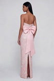 Abito midi rosa senza spalline con nodo applicato e fessura posteriore