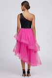 Abito formale fucsia e nero con paillettes a una spalla e arricciati