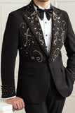 Blazer nero da uomo con un solo bottone e puntine con perline
